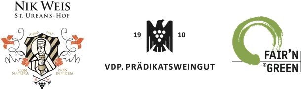 Logo vinařství Nik Weis a certifikace